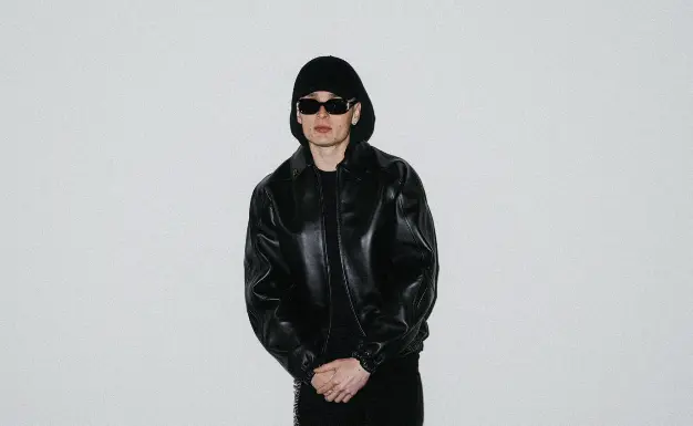 Peso Pluma, embajador del NYFW 2025.