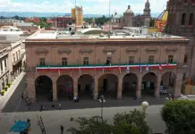 Se inclina Palacio Municipal; anuncian intervenci&oacute;n