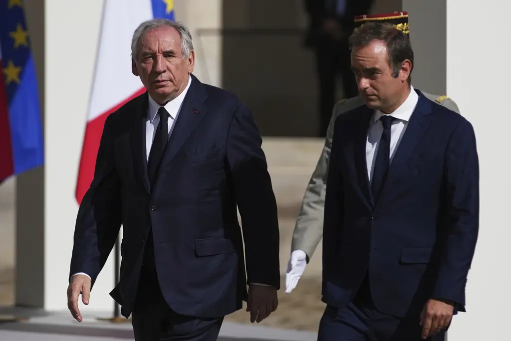 Emmanuel Macron nombra a Sébastien Lecornu como nuevo primer ministro de Francia