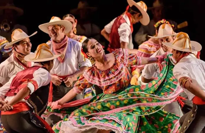Festejemos nuestras fiestas patrias en Motivos