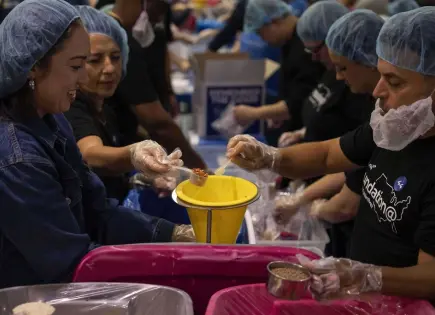 Servicio nacional en el 24 aniversario del 11-S: voluntarios honran a las víctimas