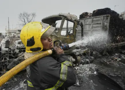 Chofer de pipa en estado crítico tras explosión en Iztapalapa