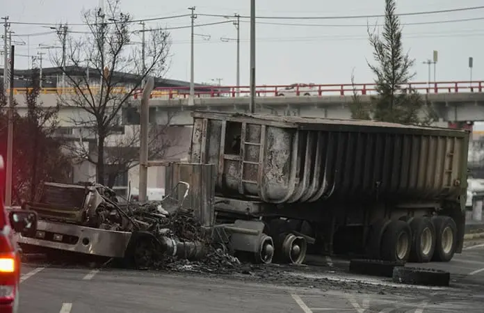 Explota camión cisterna con gas