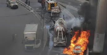 Familiares exigen cumplimiento tras explosión de pipa de gas en CDMX