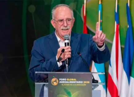 Julio Berdegué asegura contención del gusano barrenador en ganado mexicano