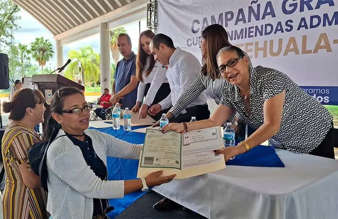 Son entregadas enmiendas y las actas certificadas
