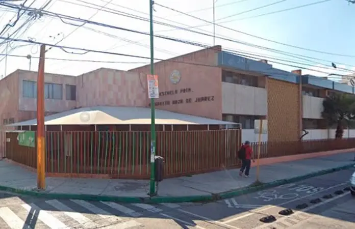 Defenderá SEGE a maestra suspendida tras caso de bullying