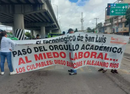 Estalla personal del ITSLP contra director por "terrorismo laboral"
