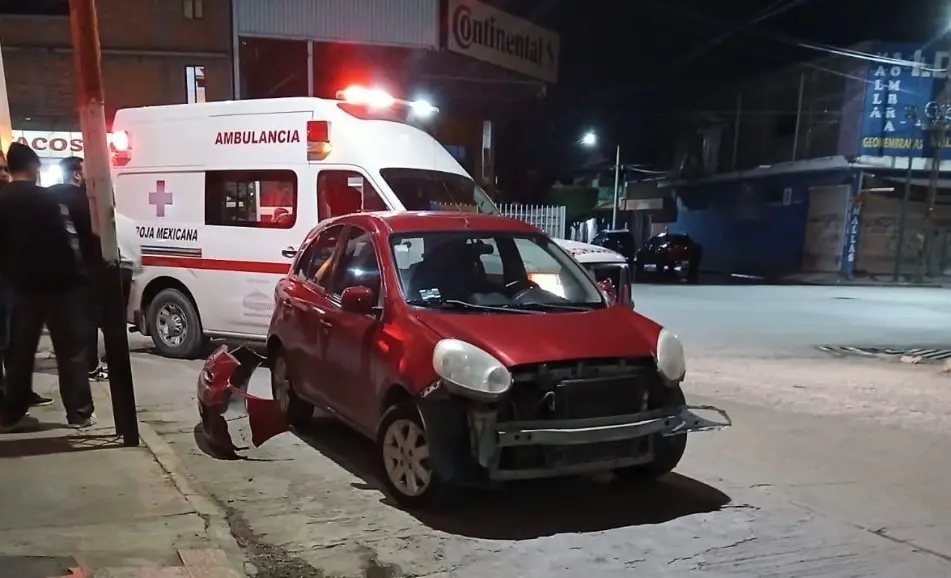 Estudiante en motoneta es arrollada por automóvil en Soledad
