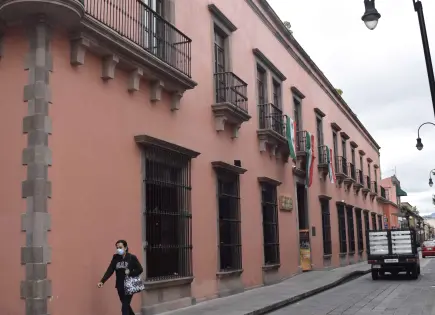 Falta de estacionamientos dificulta operación de hoteles en el centro: AMHM