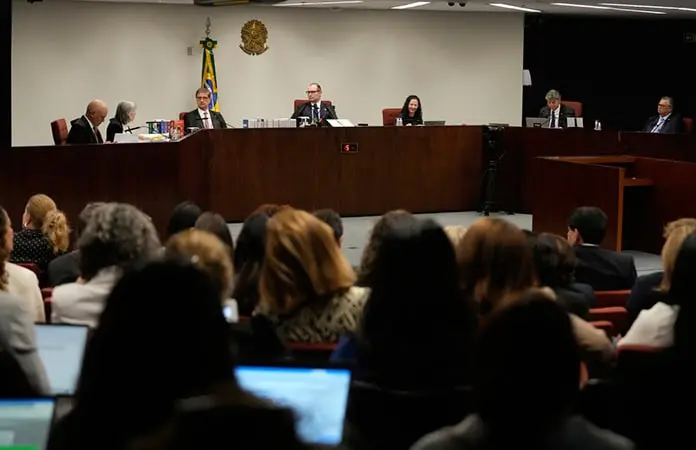Panel de Jueces condena a Bolsonaro