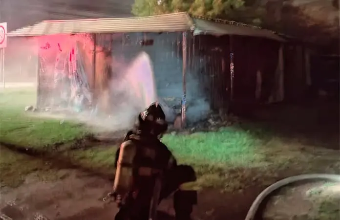 Se incendia bar y se quema todo 