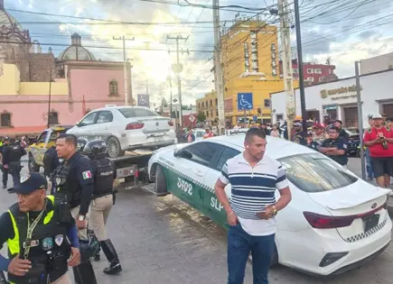 Taxistas se lanzan contra tránsitos en la Alameda