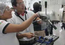 Empresas en SLP deben diferenciarse por buenos salarios: Aderiac