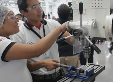Empresas en SLP deben diferenciarse por buenos salarios: Aderiac