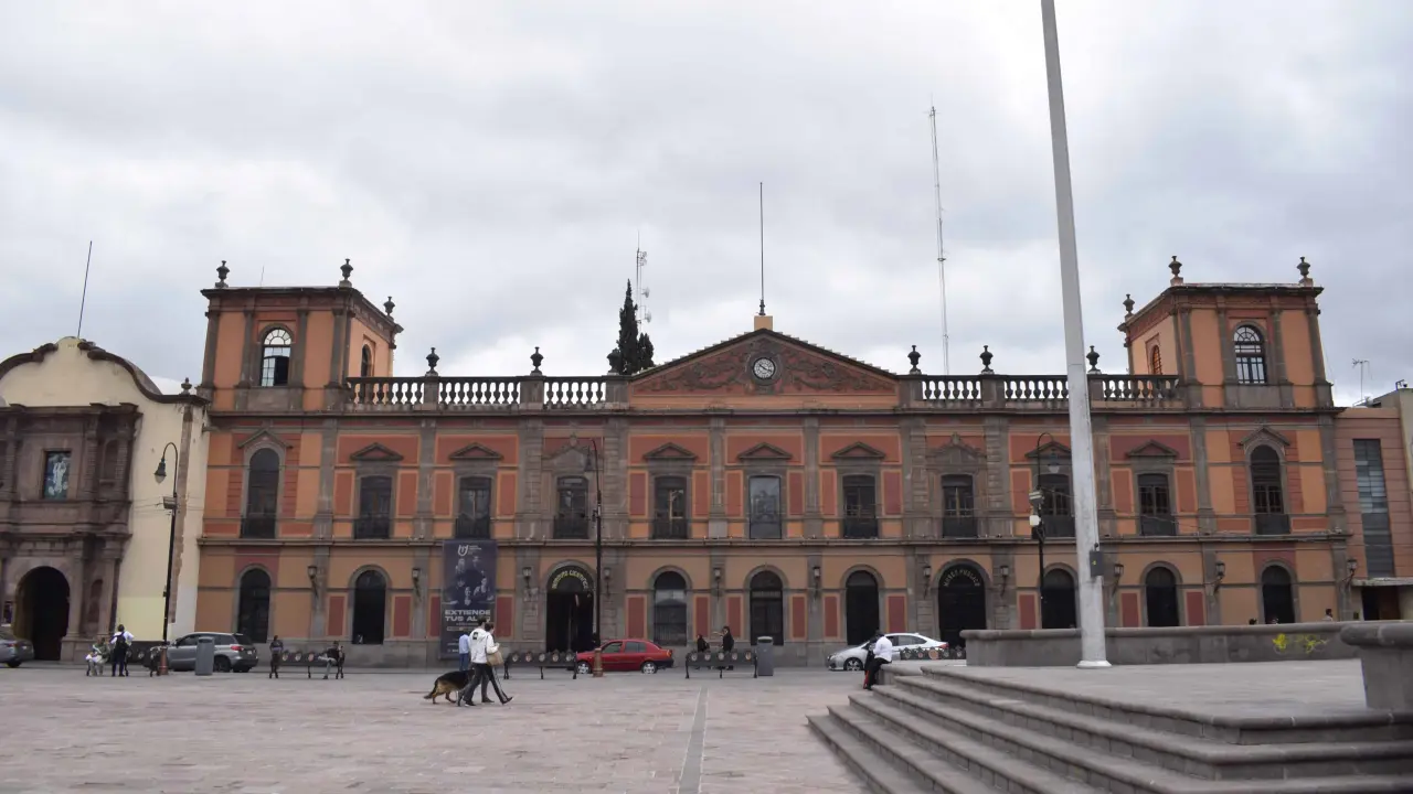 Gobierno debe cumplir con adeudos a UASLP