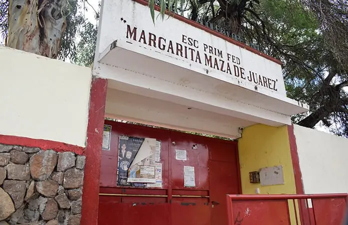 Defenderán a maestra castigada por el SEER