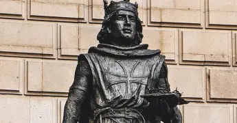Develación de la escultura de San Luis Rey de Francia