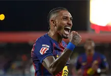 Raphinha regresa al once y regala el liderato al Barça