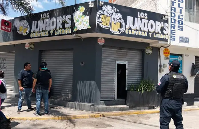 Ebrios arman sainete en tianguis de Las Vías