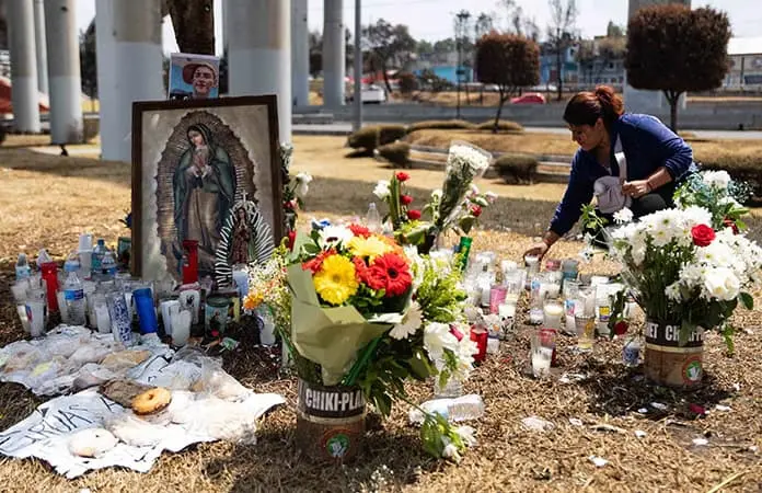 Crece memorial de víctimas de explosión