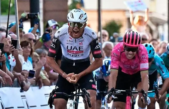 Isaac del Toro vuelve a brillar