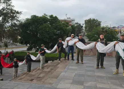 Izan Bandera Monumental en la capital potosina