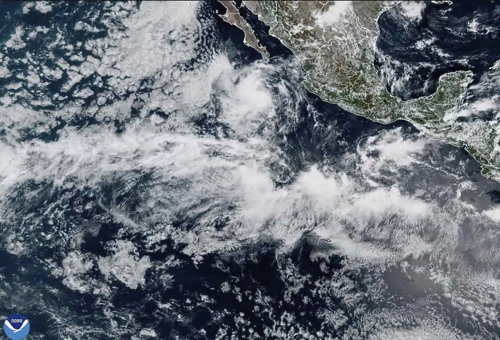 Tormenta tropical Mario se fortalece en el Pacífico mexicano