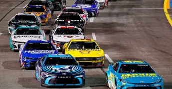 Adiós de NASCAR a México es temporal