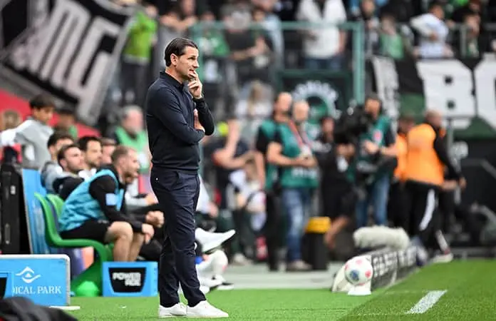 Cesa Moenchengladbach a su director técnico