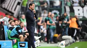 Cesa Moenchengladbach a su director técnico