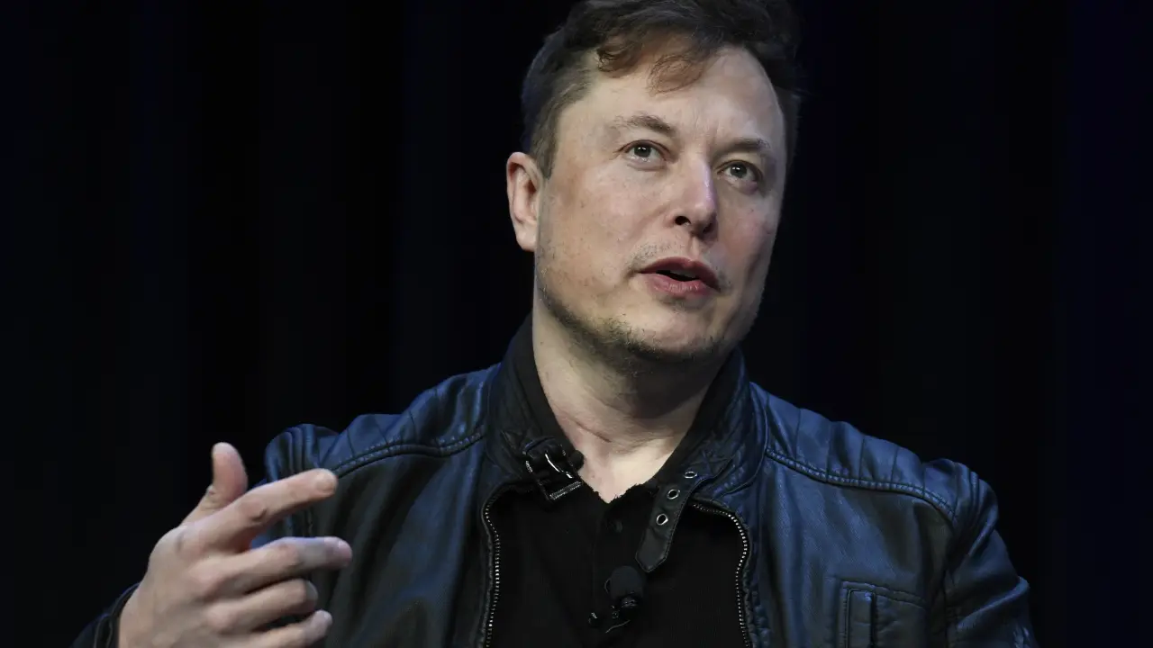 Elon Musk impulsa acciones de Tesla con compra millonaria