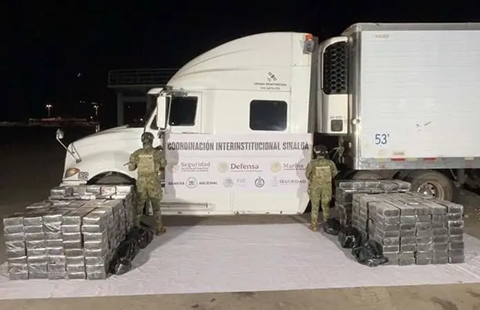 Incautan camión con 1.5 t de metanfetamina
