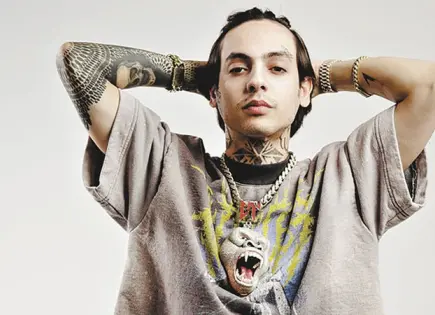 Natanael Cano arremete contra autoridades por censura a Junior H