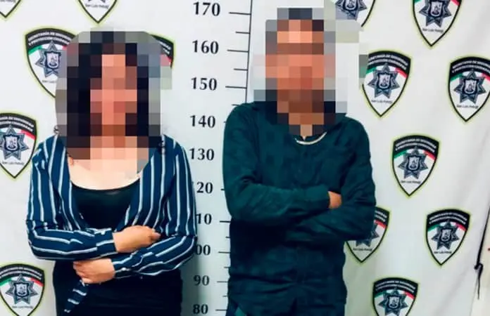 Sorprenden a pareja con bolsas de marihuana