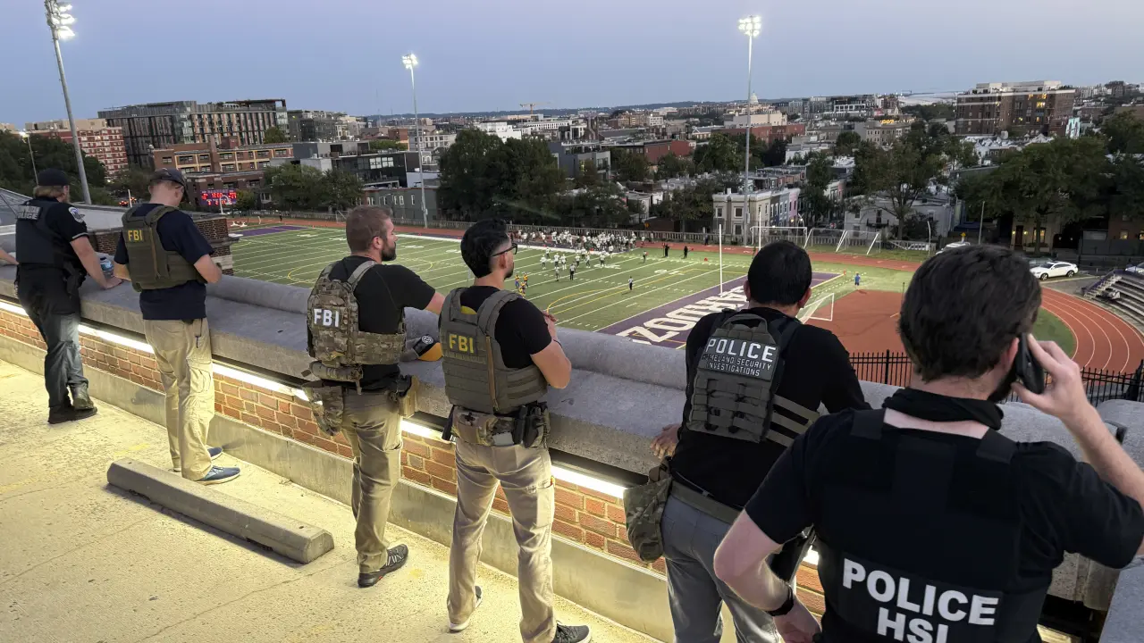 Trump amenaza con federalizar la policía de Washington tras disputa con alcaldesa