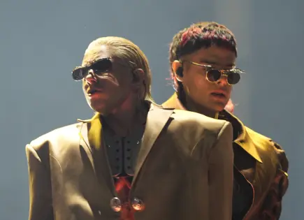 Ca7riel y Paco Amoroso desafían a Bad Bunny en los Latin Grammy 2025