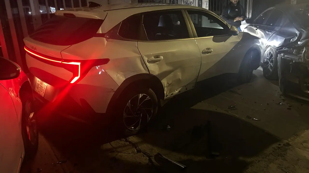 VIDEO | Cámara capta choque y fuga en Salvador Nava