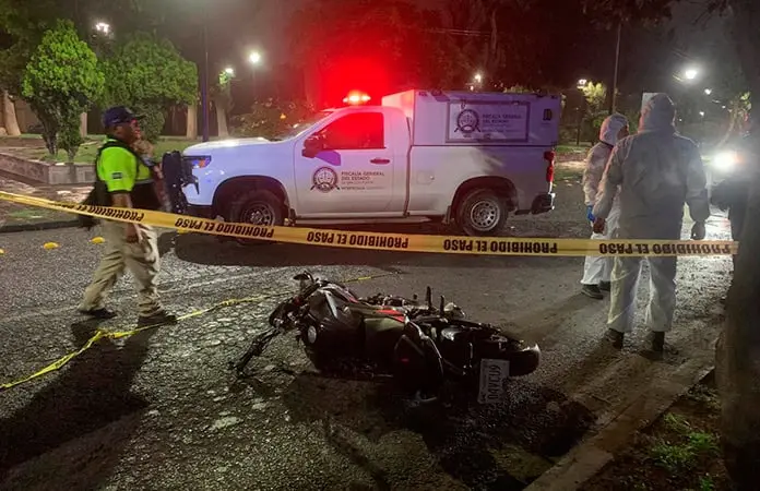 Joven motociclista muere al derrapar en la Av. de La Paz