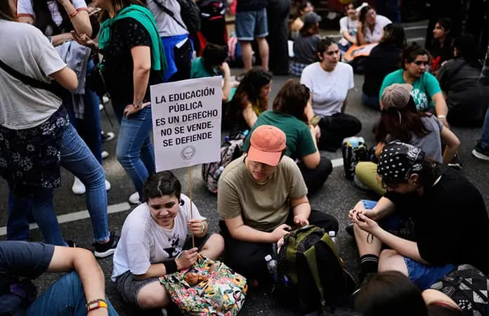 Revés a Javier Milei al tumbar vetos