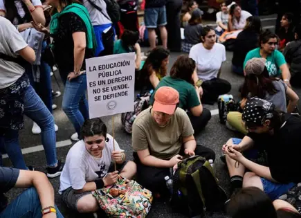 Revés a Javier Milei al tumbar vetos