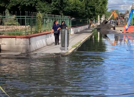 Fuga de aguas negras afecta a vecinos y comercios en Nicolás Zapata