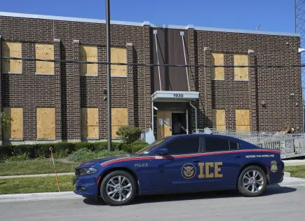 Agentes federales intensifican operativos migratorios en Chicago