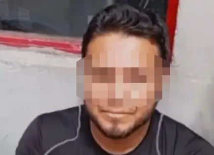 En la FGE, sujeto que habría grabado a menor en baños de gasolinera