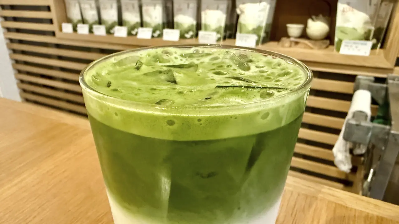 Escasez y aranceles impactan en mercado del matcha