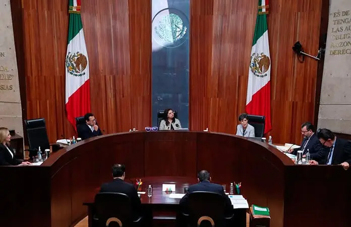 Ruiz Contreras; sin cargo y sancionado