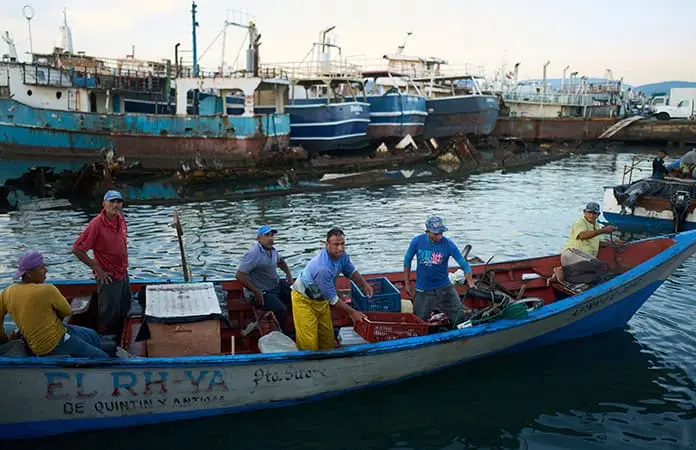 Ataca ejército de EU embarcación