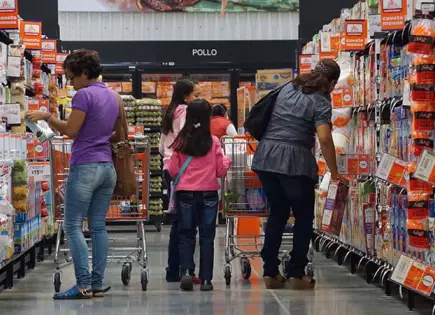 Consumo privado tuvo ligeros avances en agosto y septiembre