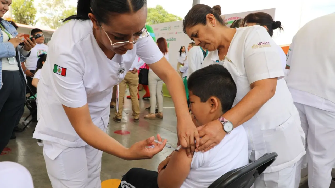 Vacuna contra el VPH llega a escuelas.