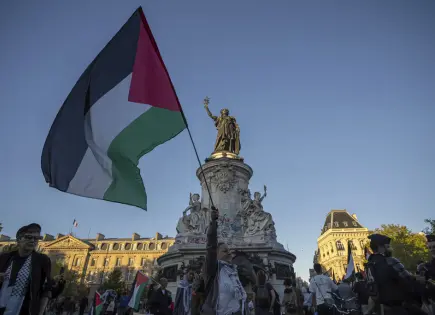 Alcaldes franceses desafían gobierno y muestran apoyo a Palestina